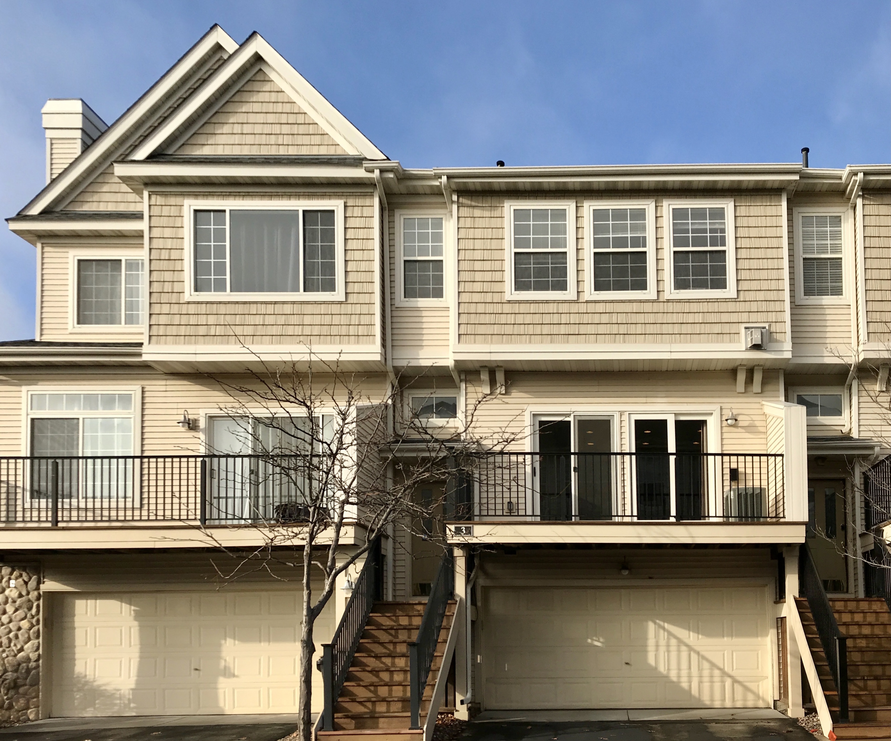 4332 Victor Path